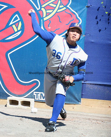 2. 3rd Game Starter Ryu Warms Up  1
